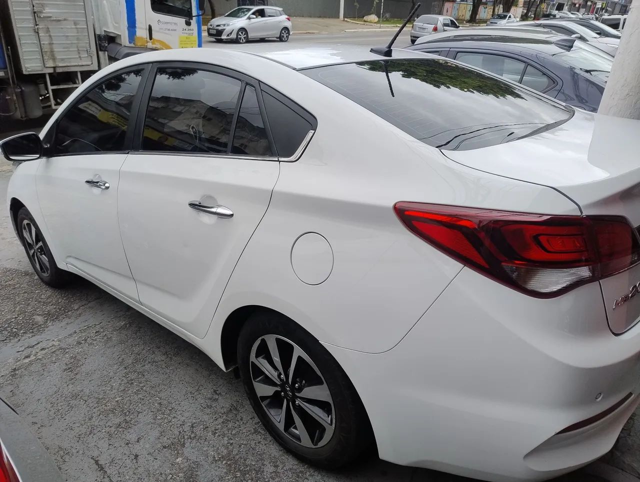 Hyundai HB20S Premium 1.6 Flex 16V Aut. 4p, foto 4 de 7