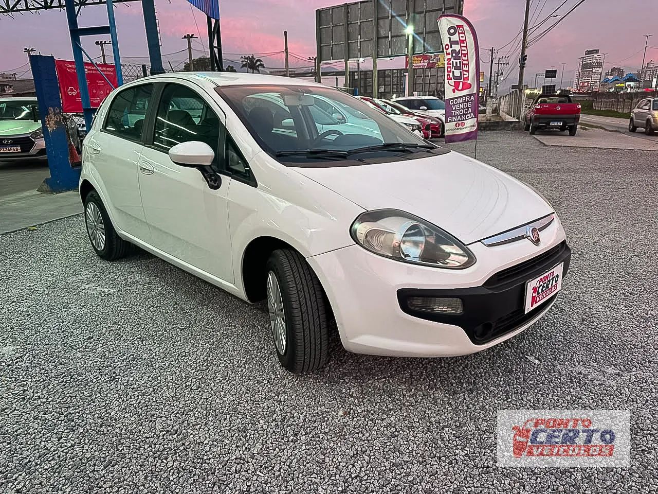 Fiat Punto Attractive 1.4 Fire Flex 8V 5P 2013