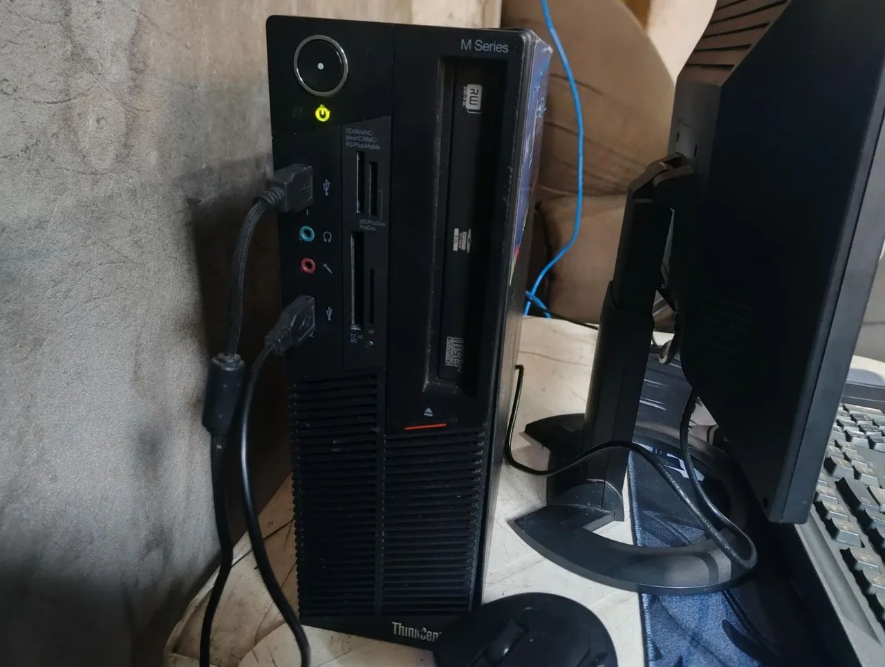 Pc Lenovo thinkcenter  - Foto 2