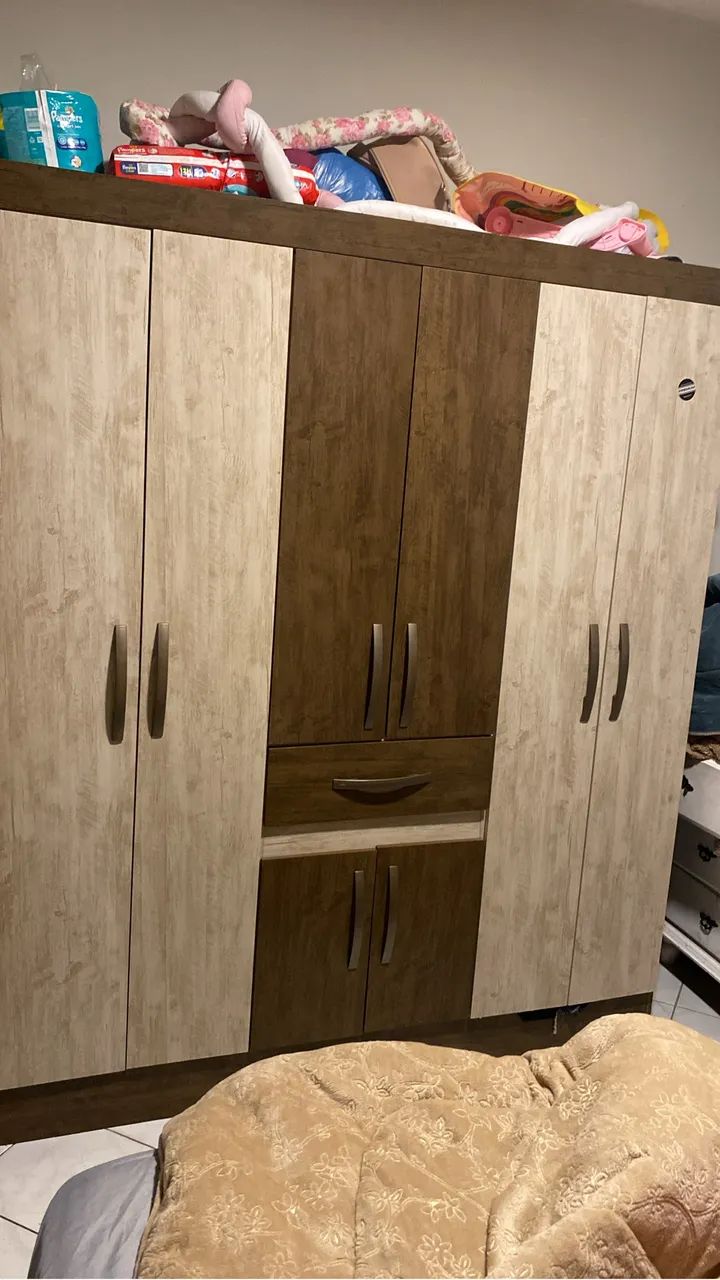 Guarda-Roupa 6 Portas - Bom Estado 