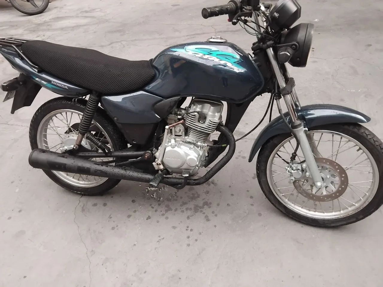 Titan125 es