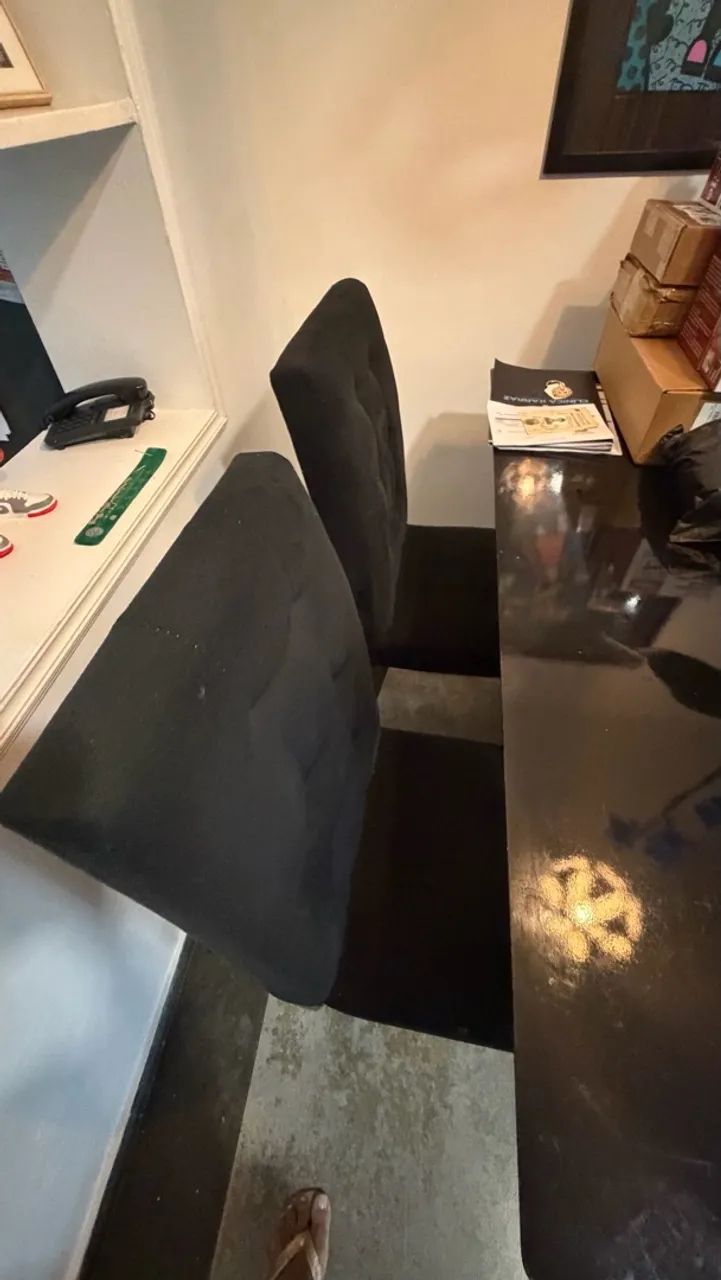 Desapego mesa de 4 lugares preta  - Foto 2