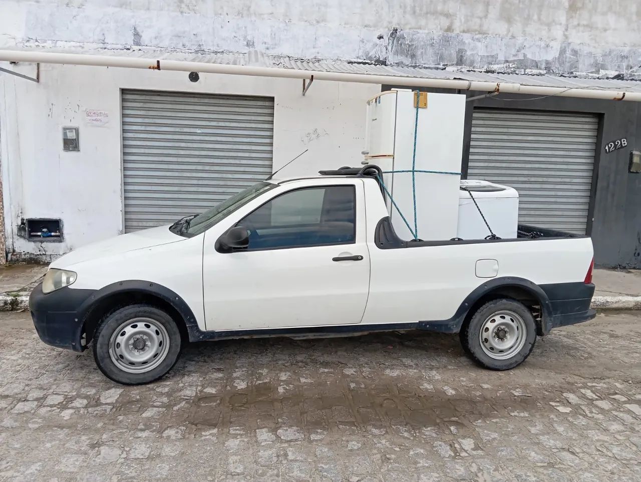 FRETE E MUDANÇAS - TRANSPORTE RÁPIDO E SEGURO