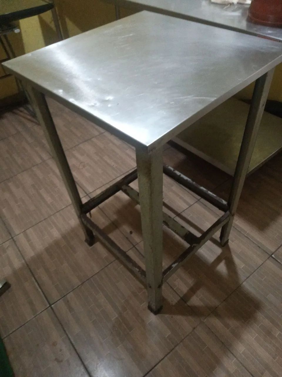 MESA DE MANIPULAÇÃO INOX 90 CM X 55 CM