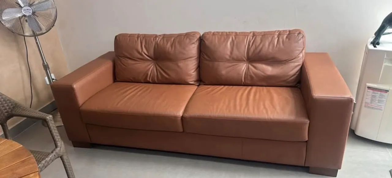 Sofá Coiro Legítimo Com Carregador - Foto 2