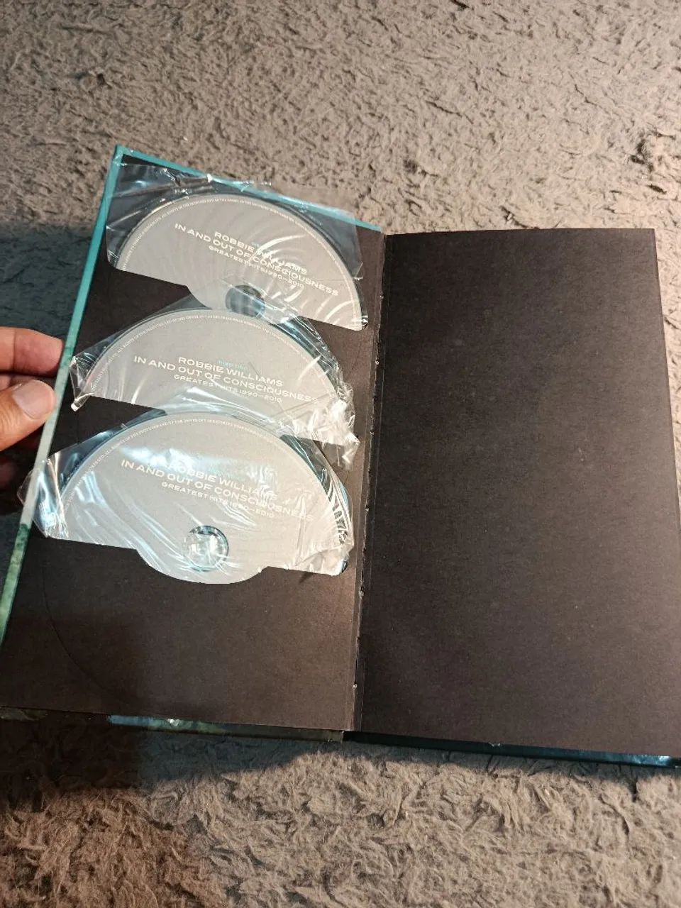 CD DVD Box Robbie Williams In and Out of Consciousness - CDs, DVDs etc ...