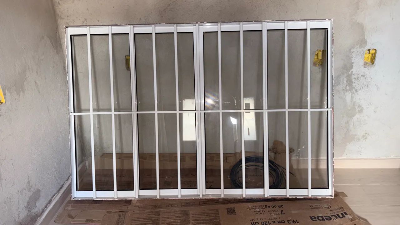 Janela De Alumínio De Correr 120x200cm Com Grade 4 Folhas Branco - Foto 2