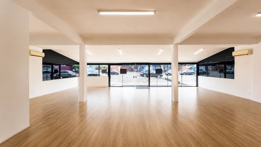 Sala Comercial 176m² no Campeche | Frente Rodovia | Estacionamento - Foto 2