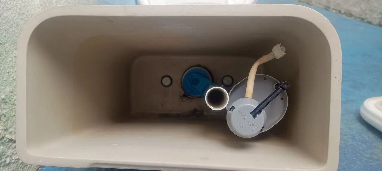 Caixa acoplada em bom estado, usada  - Foto 4