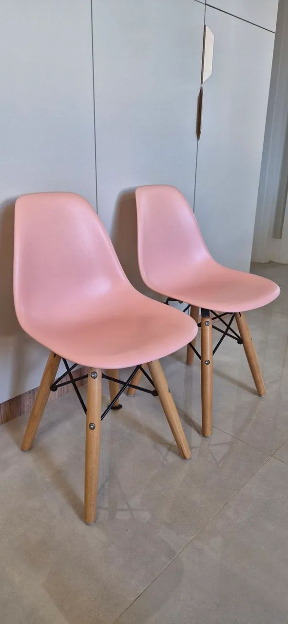 Cadeira Infantil Eames Eiffel Rosa - Ótimo estado