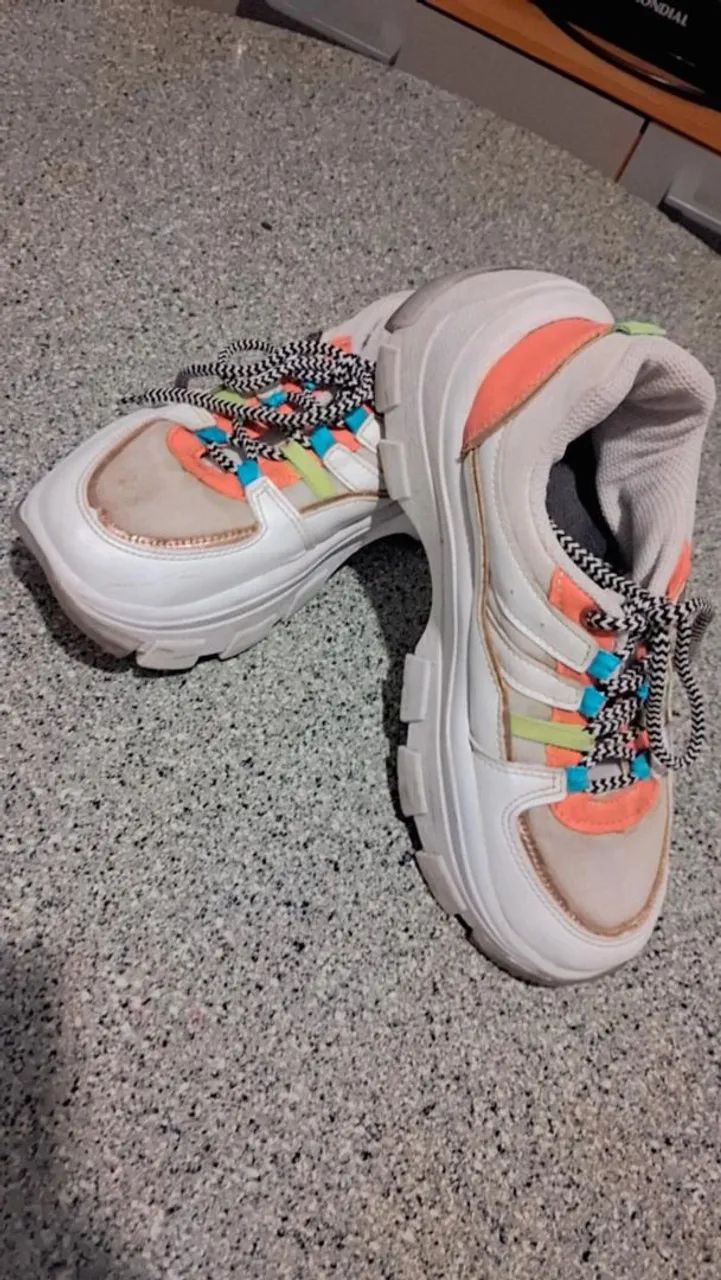 Tênis feminino alto