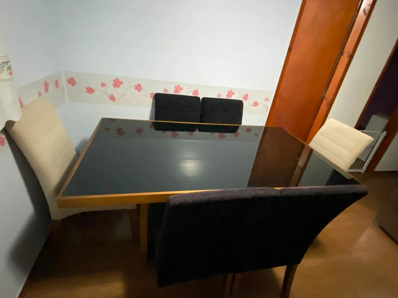 Mesa com 6 cadeiras - Foto 4
