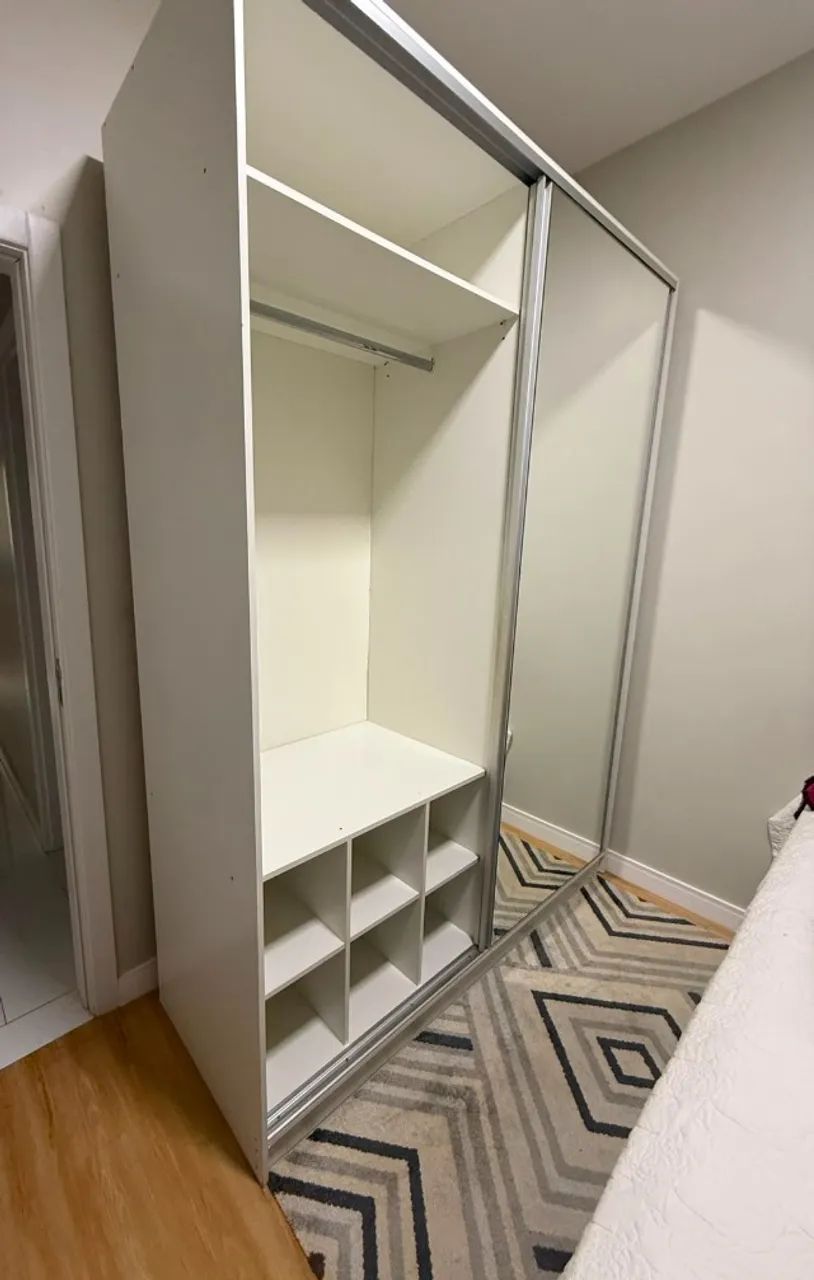 Guarda-roupa em MDF com espelho