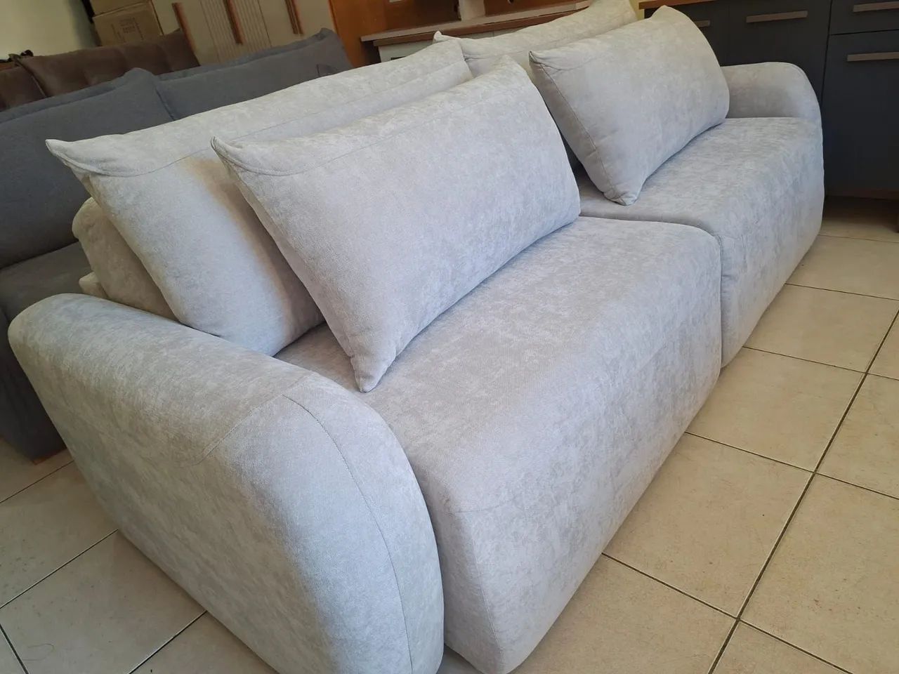 Sofá Cama Novo Tem 2.40 Com espuma D33 e molas ensacada. - Foto 5