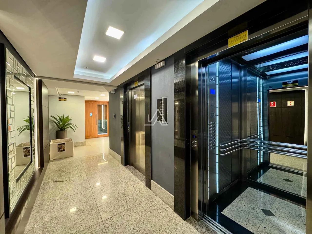 SALA COMERCIAL MOBILIADA NO EDIFÍCIO PRIME LIFE, COM VAGA DE GARAGEM - Foto 2