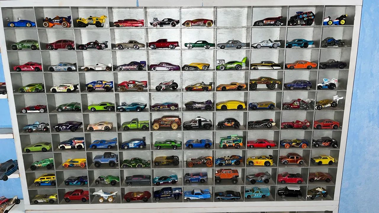 Lote carrinhos variados 
