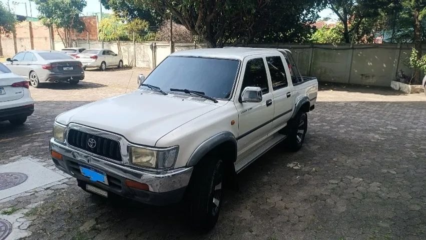 Toyota Hilux CD SRV 4X2 2.7 16V 142cv 2002