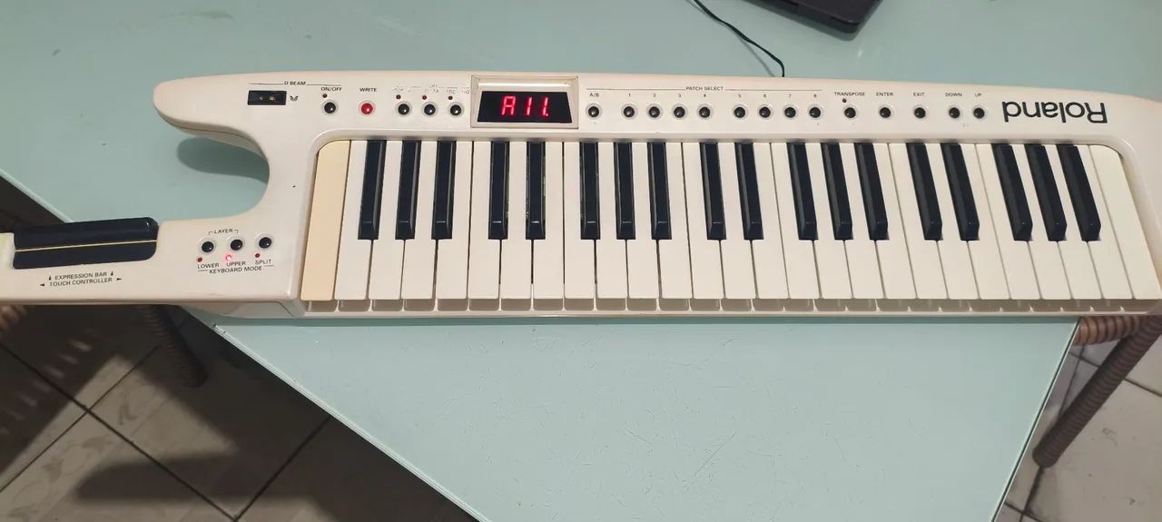 Keytar Roland AX-7 