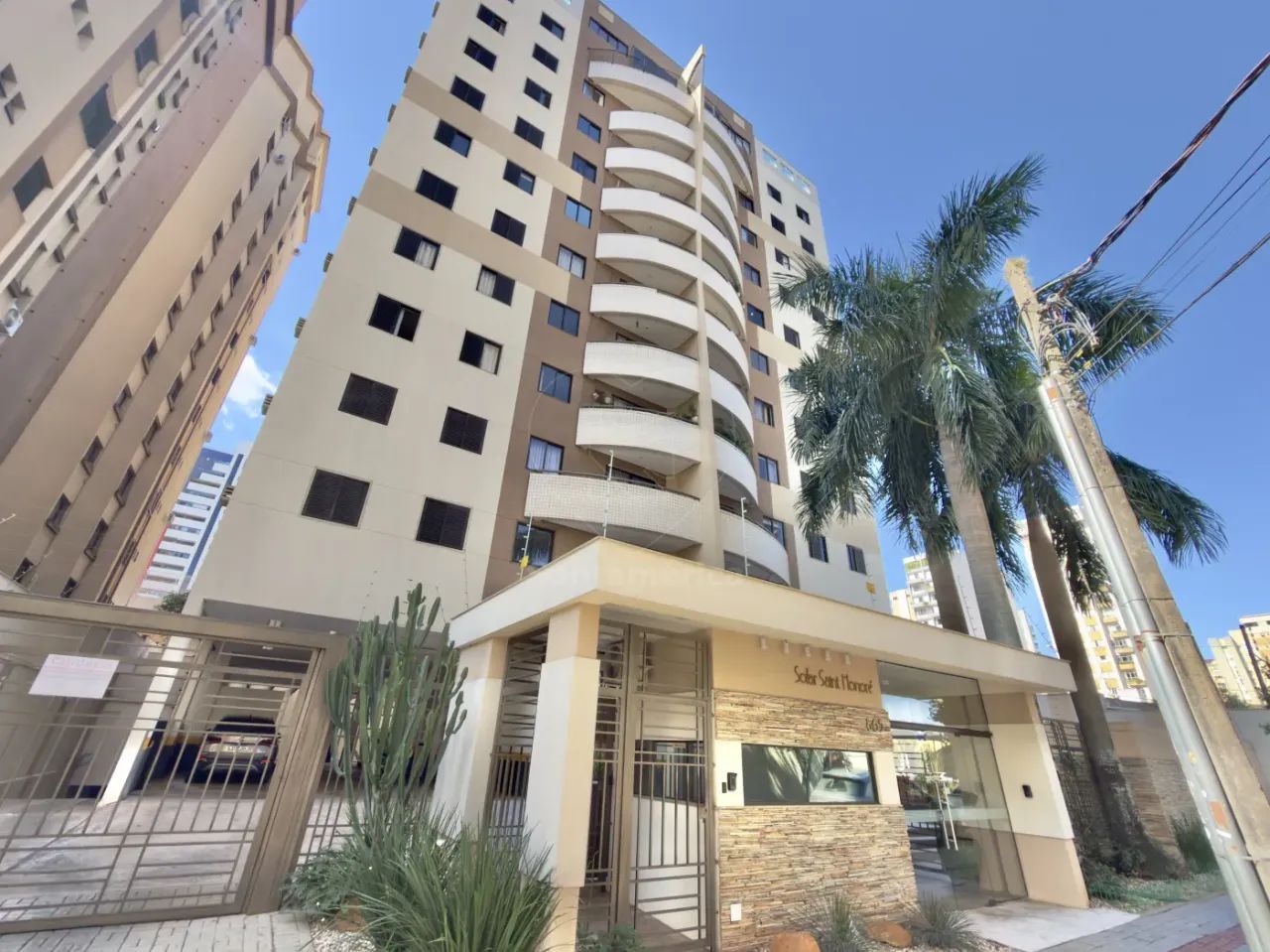 Apartamento para alugar e à venda no Edifício Solar Saint Honoré com 3 quartos no Centro d