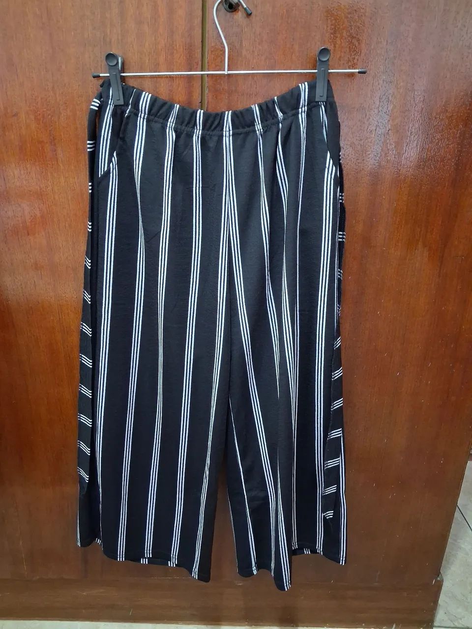 Calça listrada feminina 