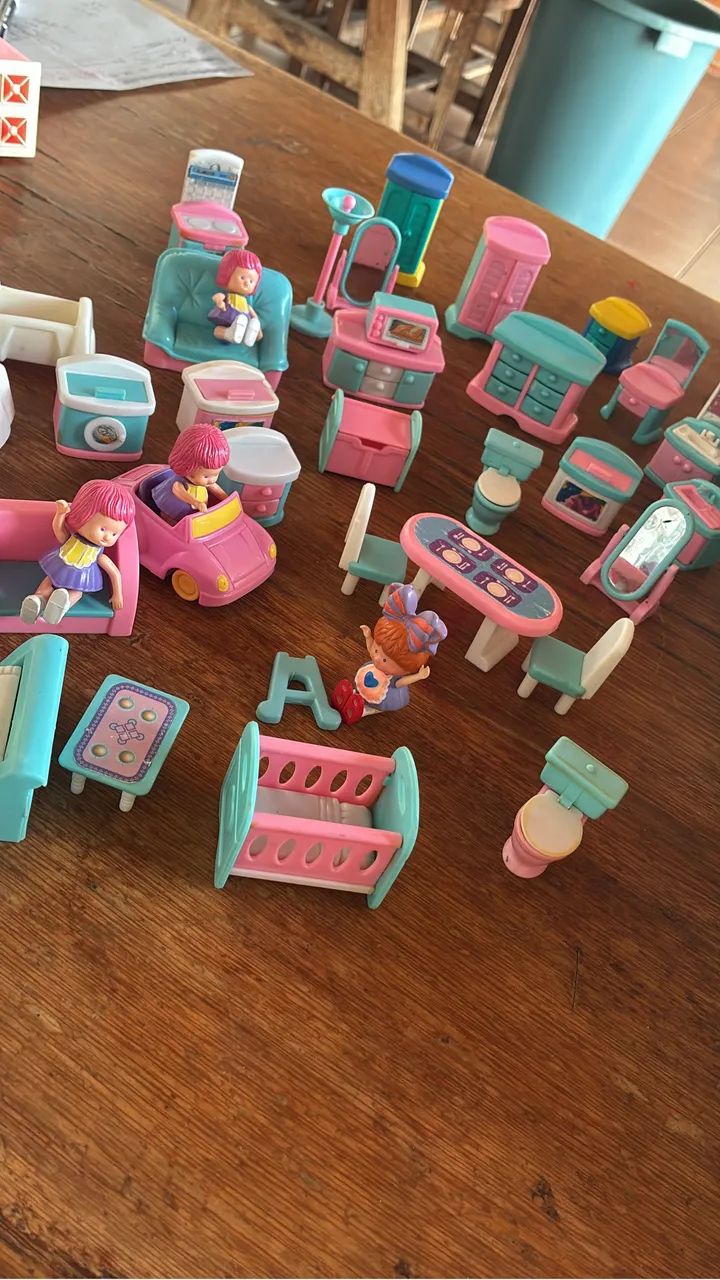 Lote mini móveis e bonecas  - Foto 4
