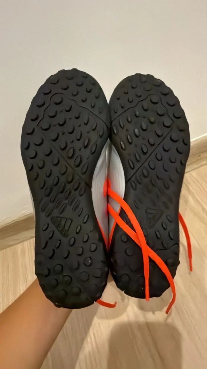 Chuteira adidas n 32 - Calçados Esportivos - Jacarecanga