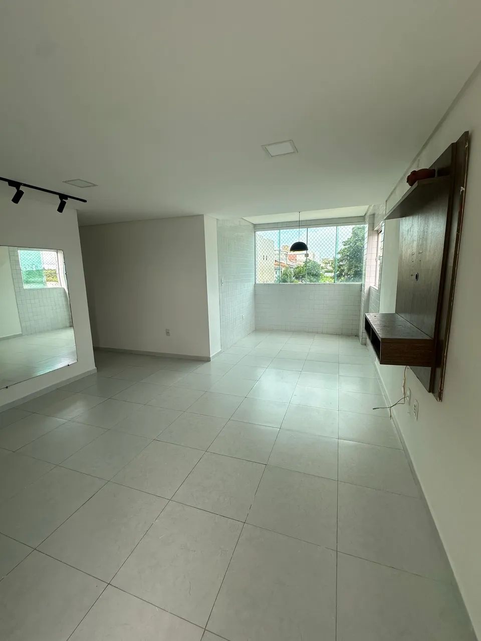 ALUGA-SE APARTAMENTO NO ALTIPLANO 