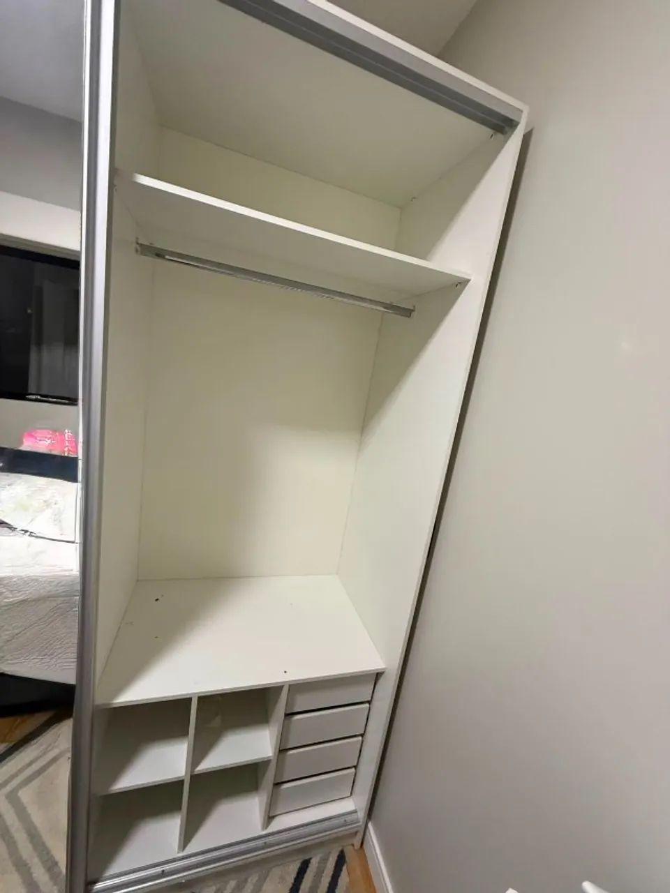 Guarda-roupa em MDF com espelho - Foto 2