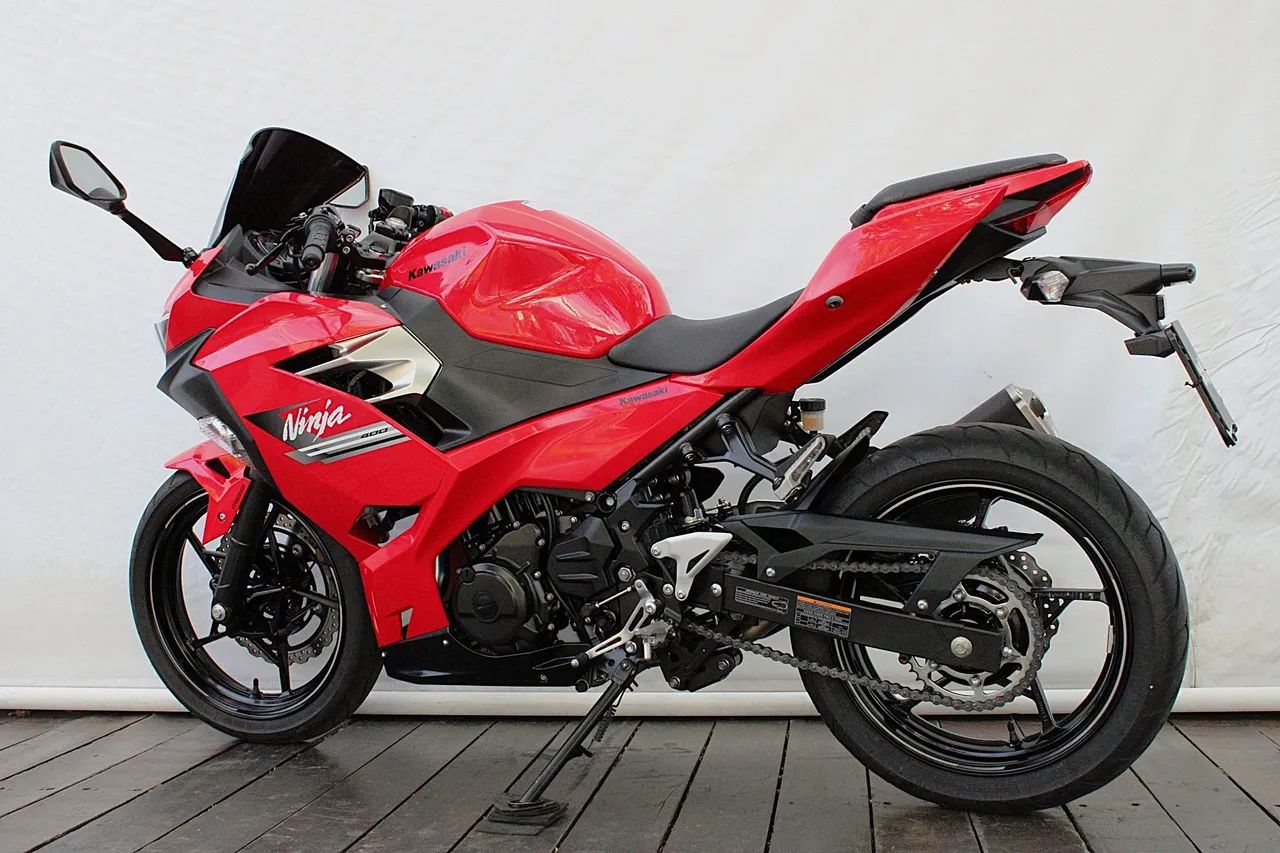 KAWASAKI NINJA 400 - Foto 4