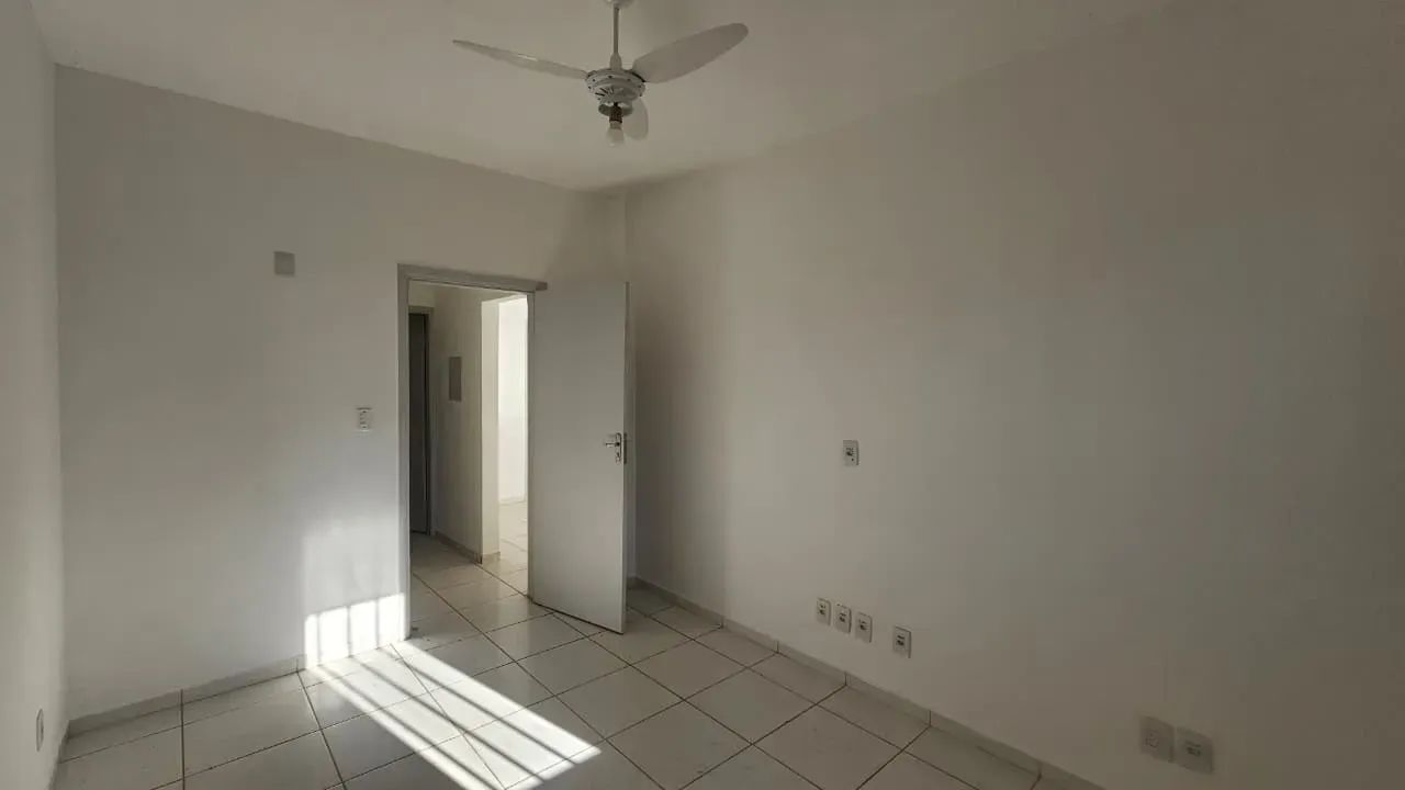 Apartamento Proximo a Av. do CPA com 02 Quartos. - Foto 5