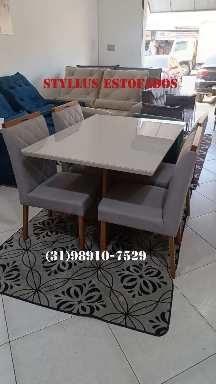 Mesa de jantar com 4 cadeiras 