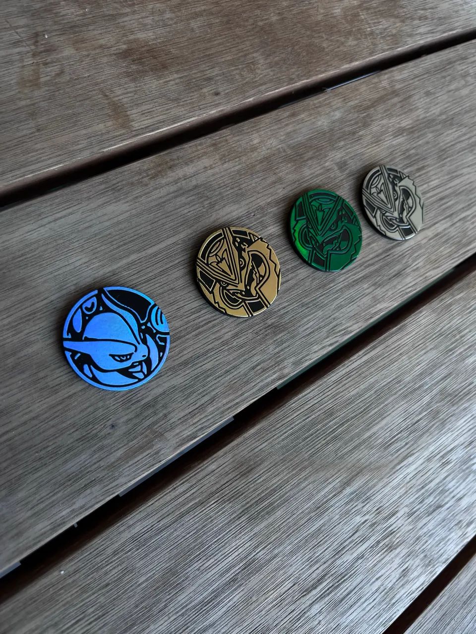 Coleção de moedas do Rayquaza + moeda colecionável do mewtwo - Foto 3