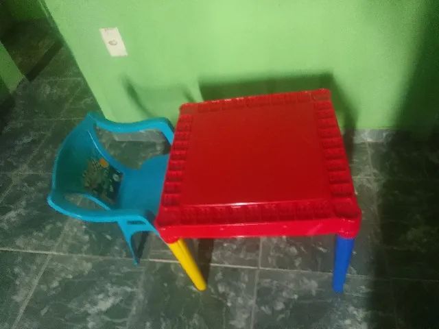 Mesa infantil com Cadeira 