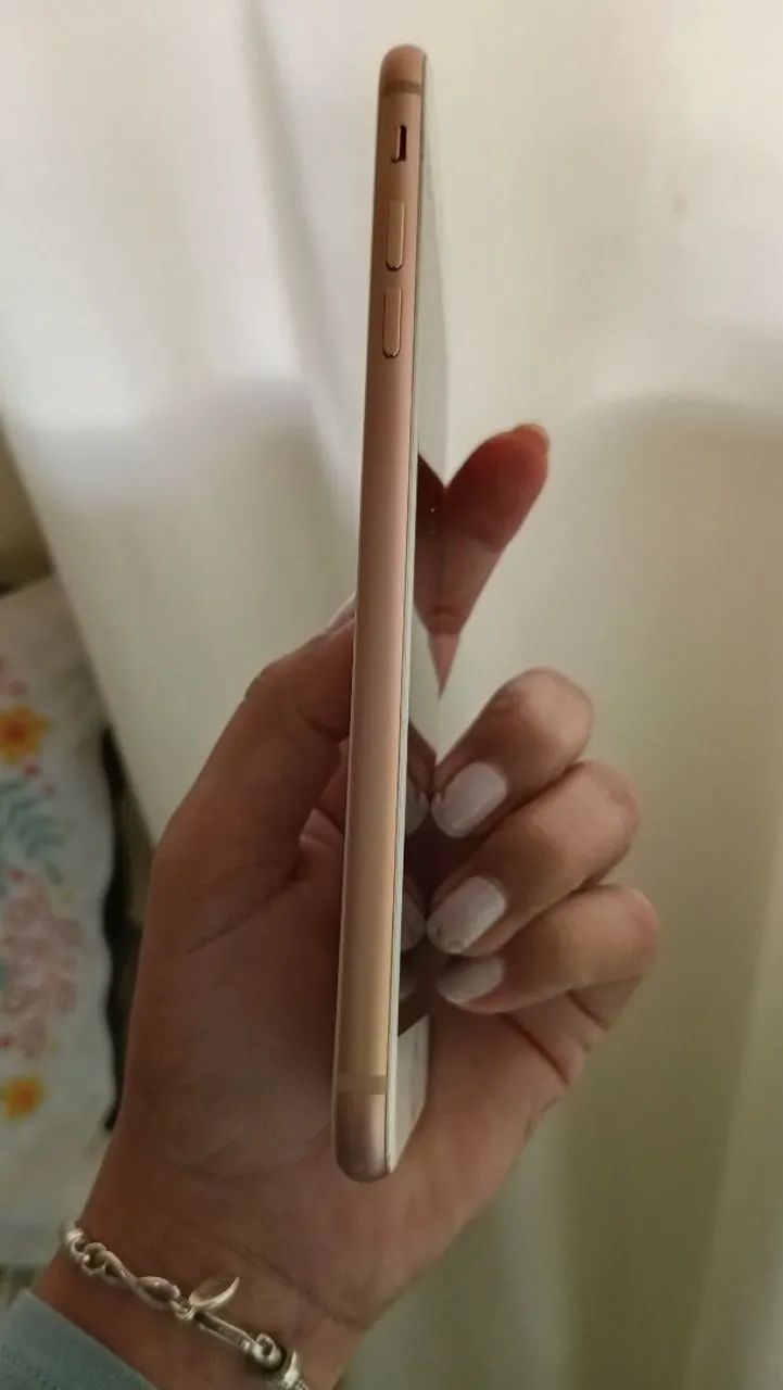 iPhone semi-novo rose 8 plus 64GB - Foto 3