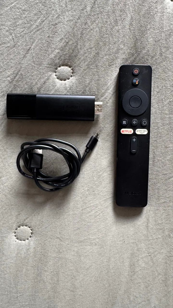 Xiaomi Mi Tv Stick 4k Controle De Voz 8gb Preto Com 2gb Ram