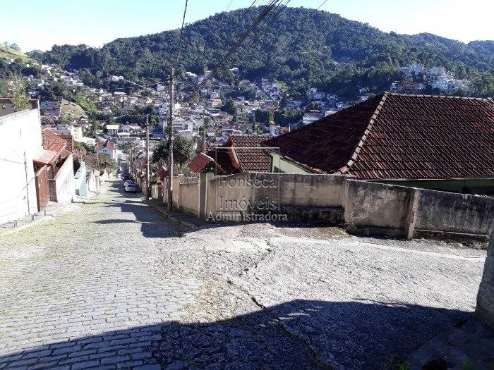 PETRóPOLIS - Terreno Padrão - Mosela