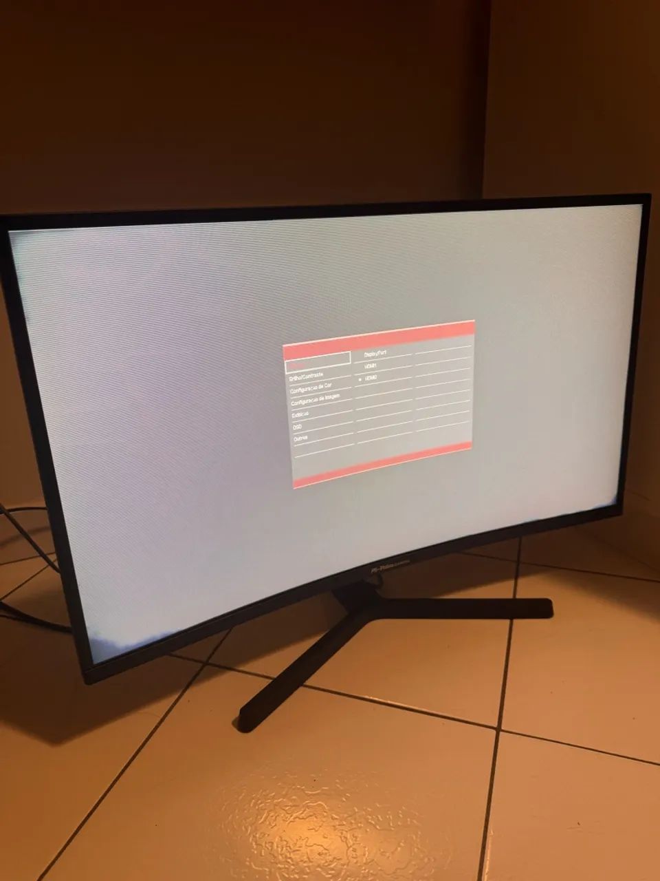 Monitor com defeito para retirar peças 