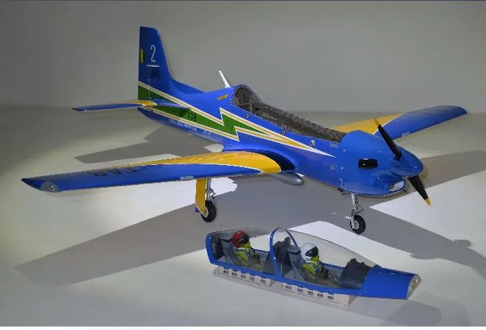 AEROMODELO TUCANO 60CC ARF 1/4 23% PH203 PHOENIX MODEL - Foto 2