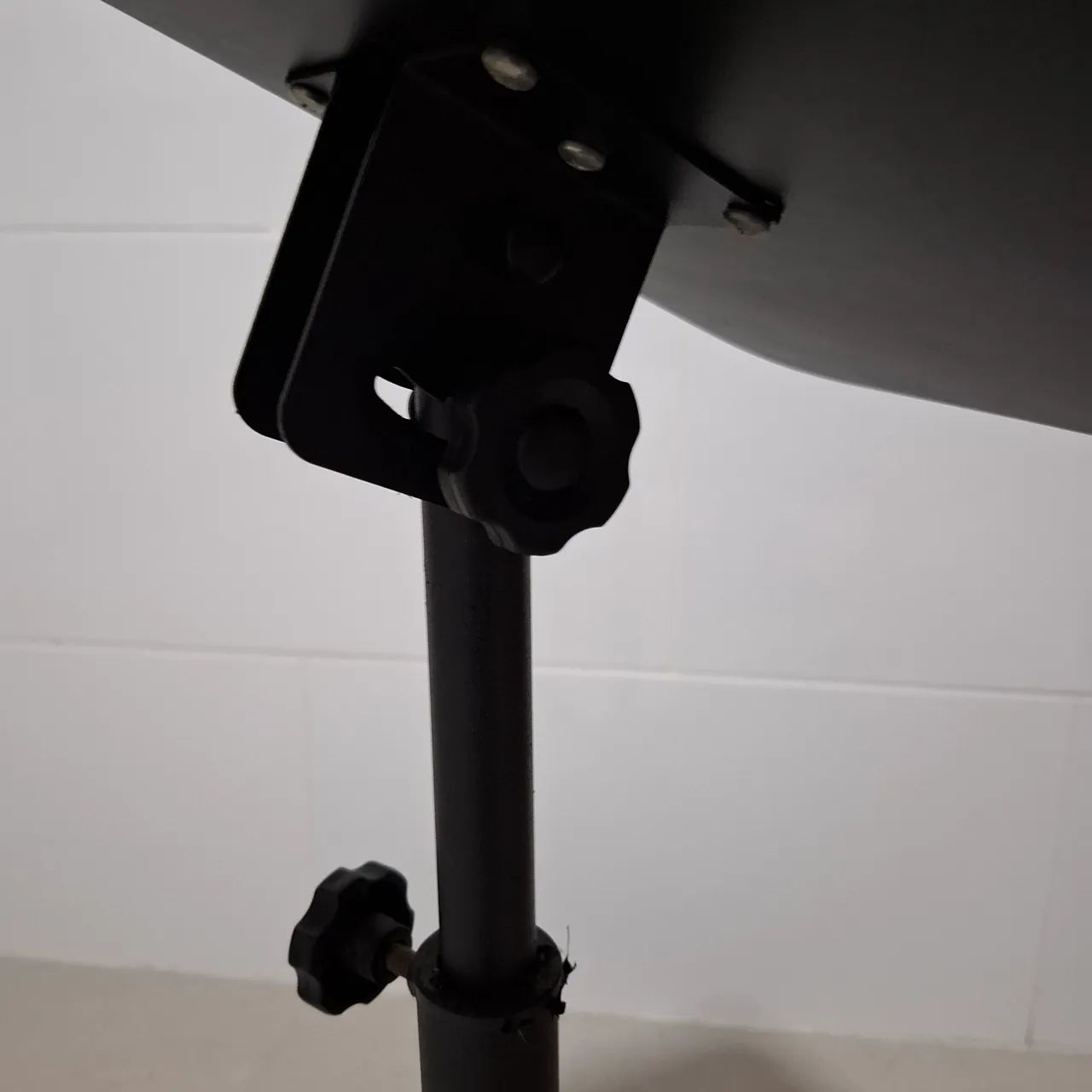 Mesa de apoio de sofá - excelente para homeoffice - Foto 2