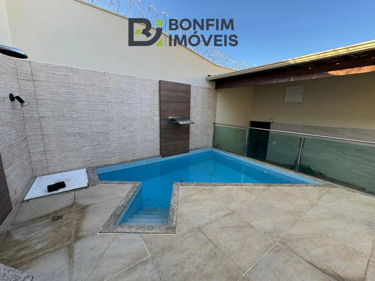 Excelente Casa com Piscina e 04 quartos no Gra Duquesa - Foto 3
