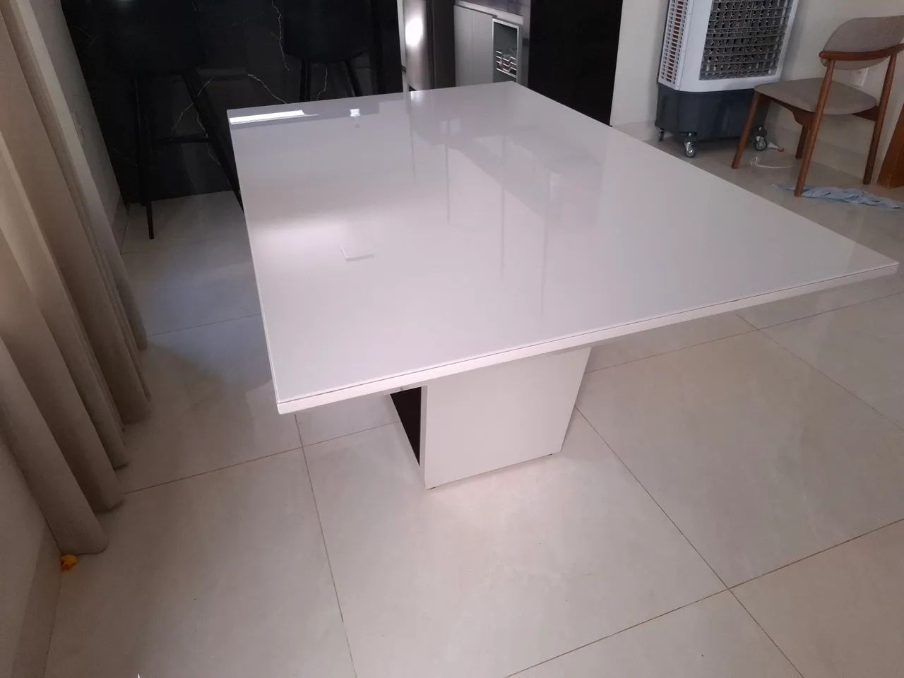 Mesa de jantar de madeira laqueada 1.6m - Foto 4