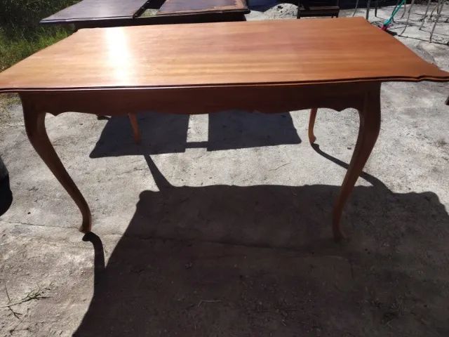 Mesa de jantar Chipandelle em peroba do campo 