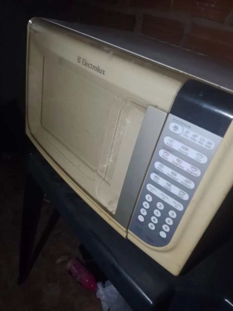 Microondas Electrolux usado - Foto 2