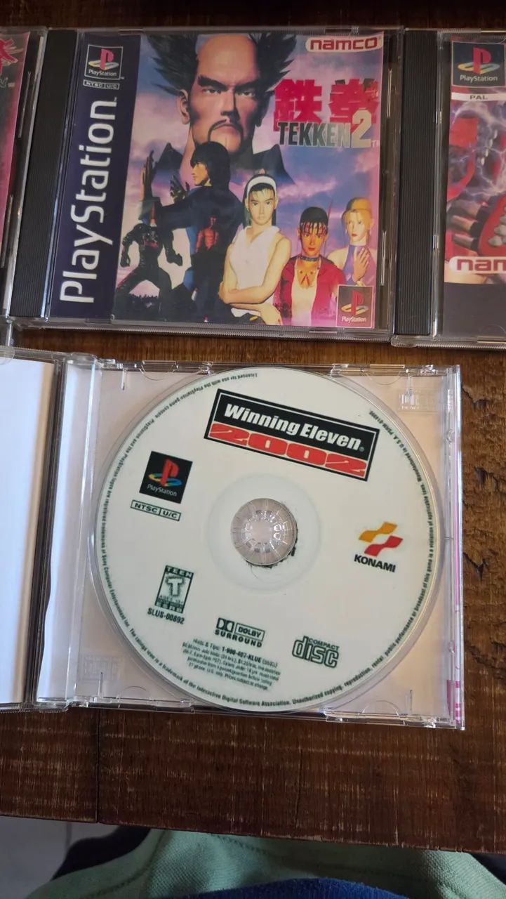 PLAYSTATION 1 SUPER BEM CONSERVADO - LEITOR 100%  - Foto 2
