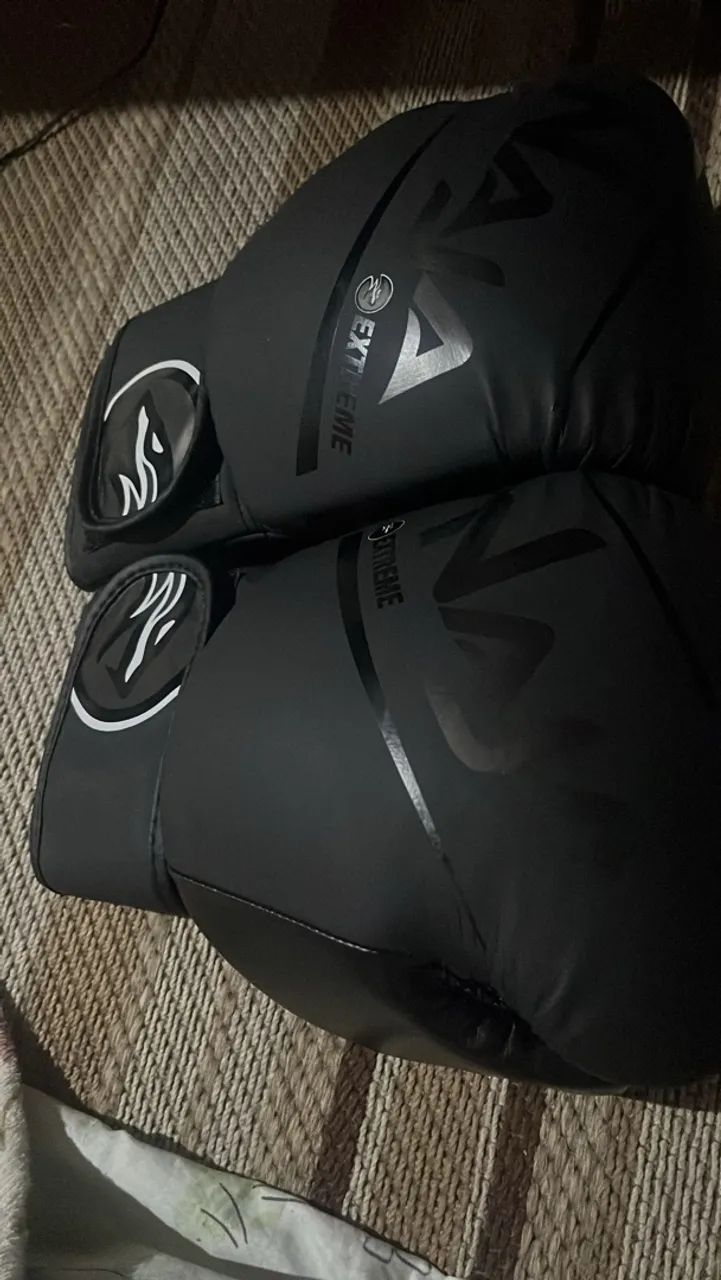 Vendo luva de muay thai 