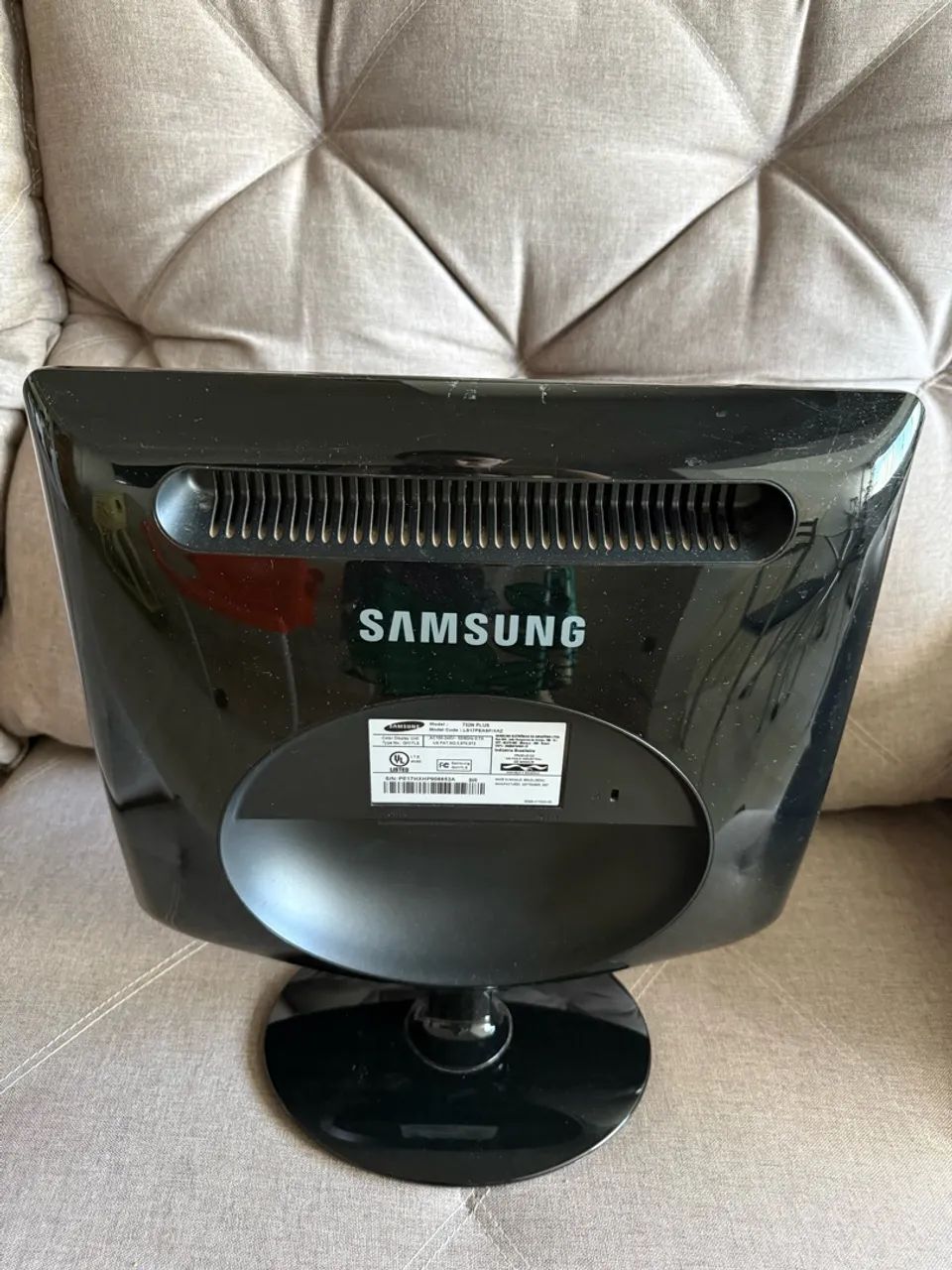 Samsung SyncMaster 732N Plus, um modelo de tela LCD de 17 polegadas. - Foto 2