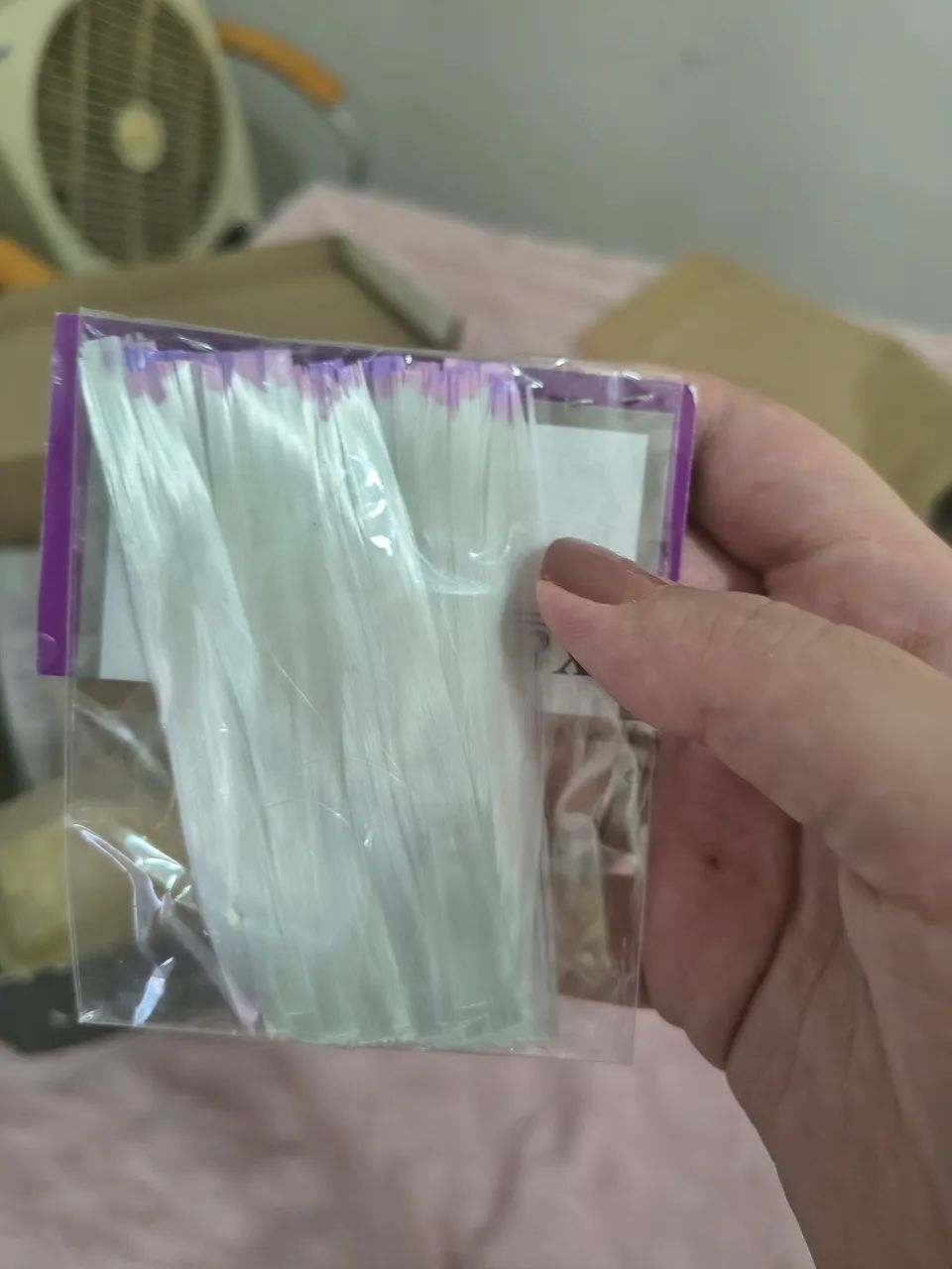 Caixa contendo vários itens para alongamento de unhas  - Foto 4