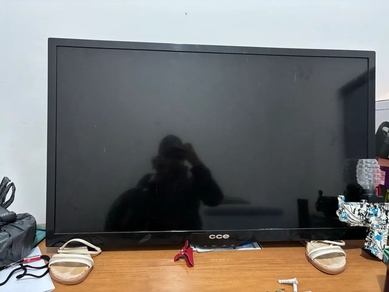Vende se televisão 