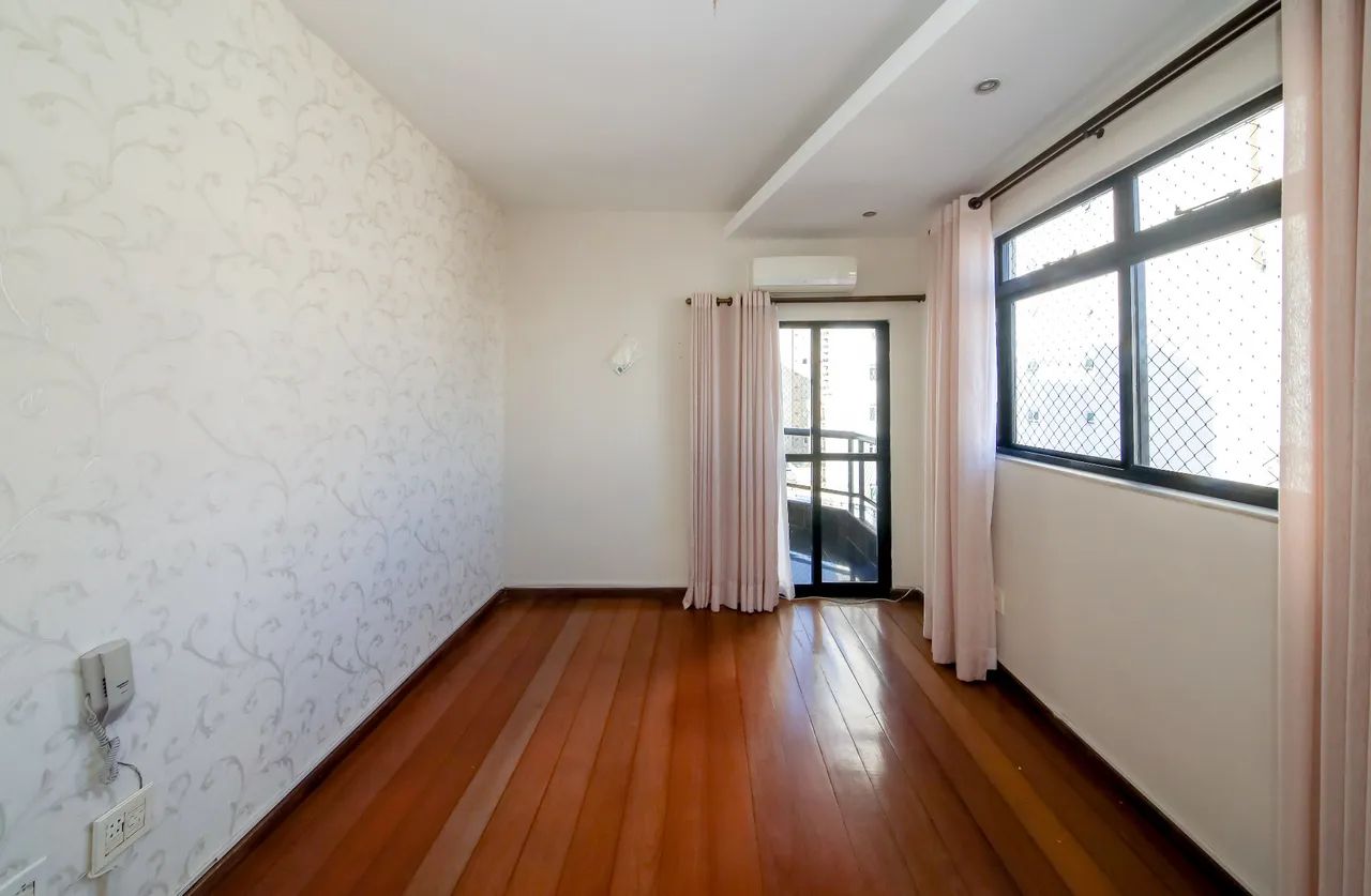Apartamento no Centro com 2 suítes e varandão para venda - Foto 4