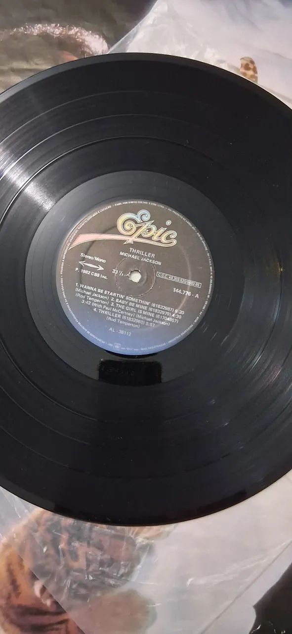 Lp Michael jackson "thriller" usado - Foto 5